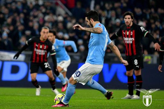 Luis Alberto autore del terzo gol su rigore prima del poker Felipe Anderson. Foto di: Twitter @OfficialSSLazio