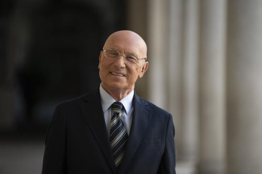 Il preside Paolo Bosisio torna alla guida del collegio. © Immagine Rai